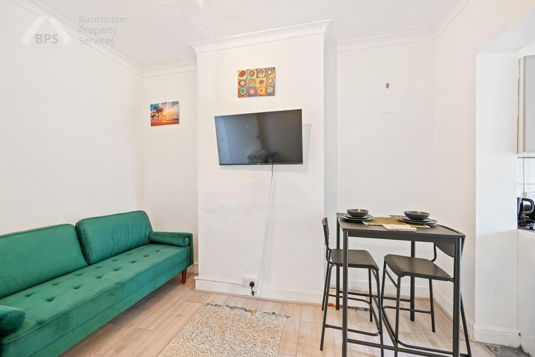 Cosy Tottenham Apartment Sleeps 4 ลอนดอน ภายนอก รูปภาพ